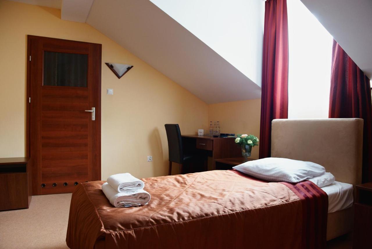 Hotel Marina Nielisz Eksteriør billede